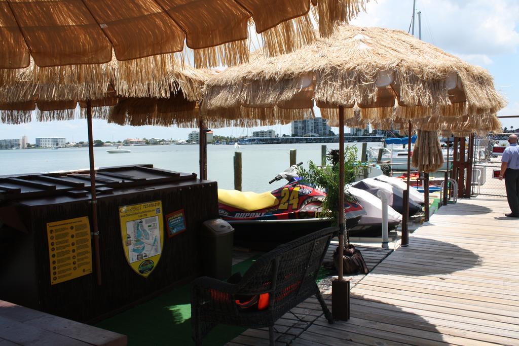 Barefoot Bay Resort Motel เคลียร์วอเตอร์บีช ภายนอก รูปภาพ