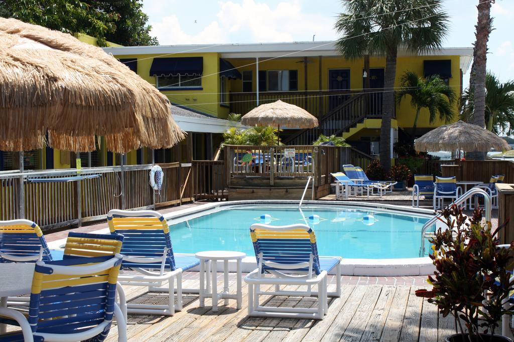 Barefoot Bay Resort Motel เคลียร์วอเตอร์บีช ภายนอก รูปภาพ