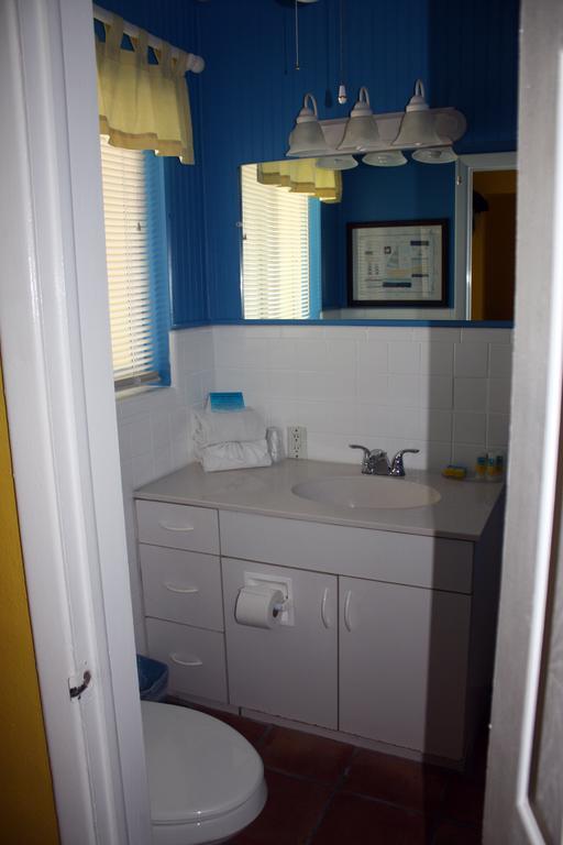 Barefoot Bay Resort Motel เคลียร์วอเตอร์บีช ภายนอก รูปภาพ